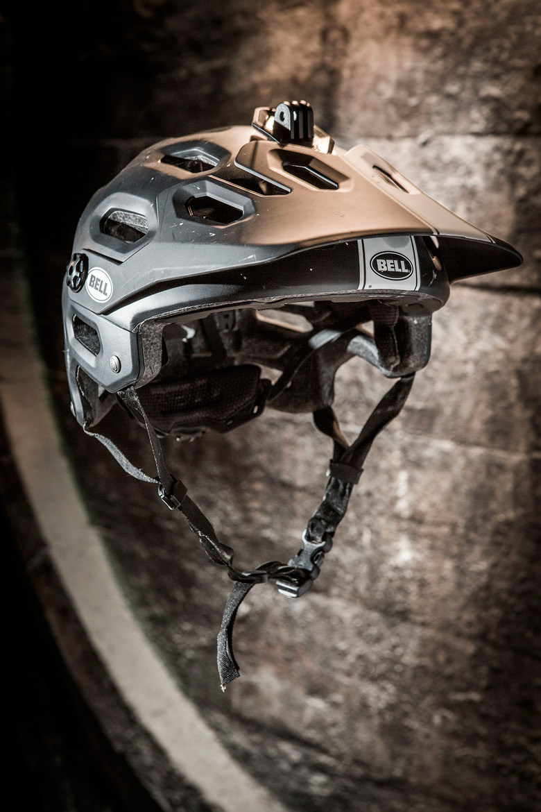 Der Bell Super Enduro Helmet beim Design & Innovation Award