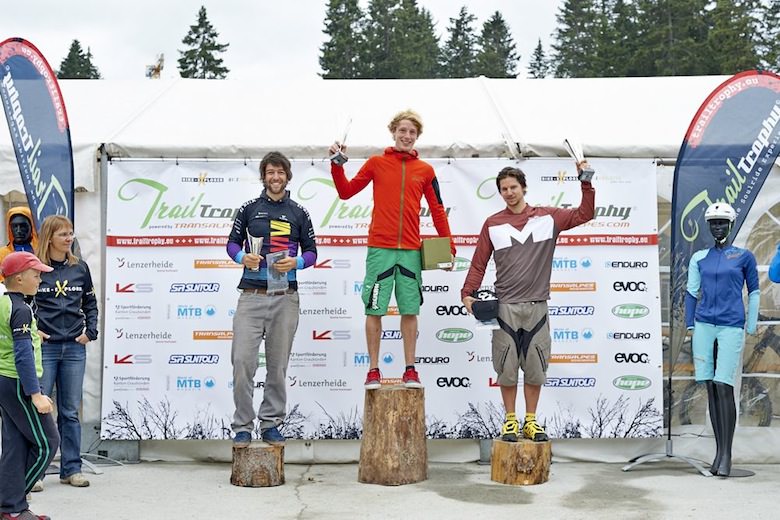 1. Platz: JohannesHabel(qloom) | 2. Platz: TobiasWoggon(SRSuntour) | 3. Platz: MatthiasBreitwieser(fi’zi:kti:m)