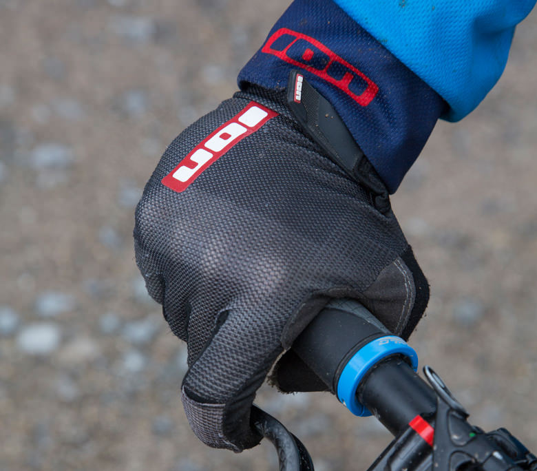 ion-path-gloves-review-test-glove