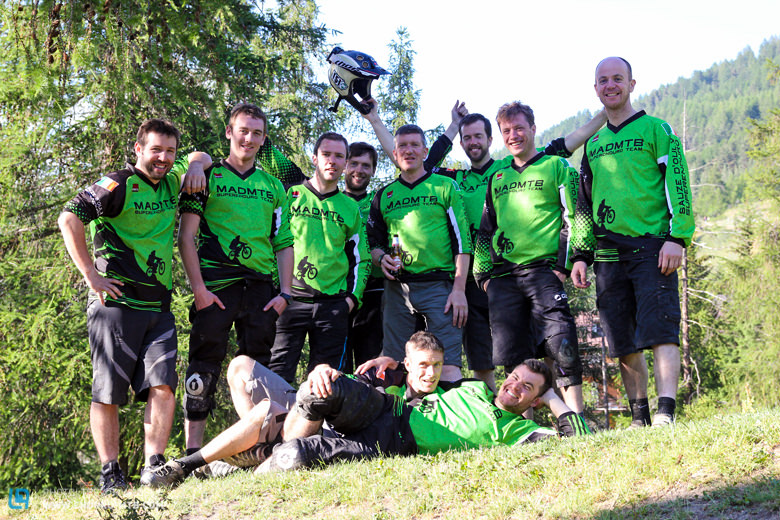 The MADmtb crew in Sauze.