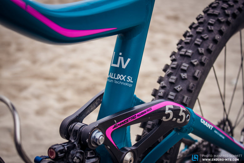 Made out of ALUXX SL aluminium, Giant claims it offers a 30 percent additional stiffness over traditional 6061-series aluminum, while also reducing overall weight.