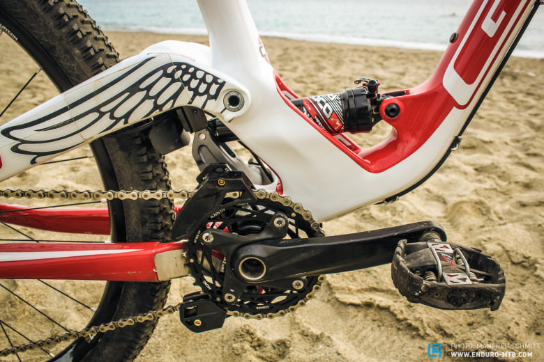 The GT Force Expert uses a Rocco Lite shock to drive the  dual-bearing pivot 160mm rear travel.
