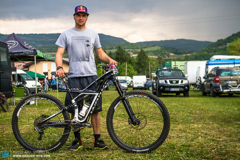 So sehen Sieger aus - beziehungsweise Ihre Bikes: Michal Prokop mit seinem Specialized 29 S-Works