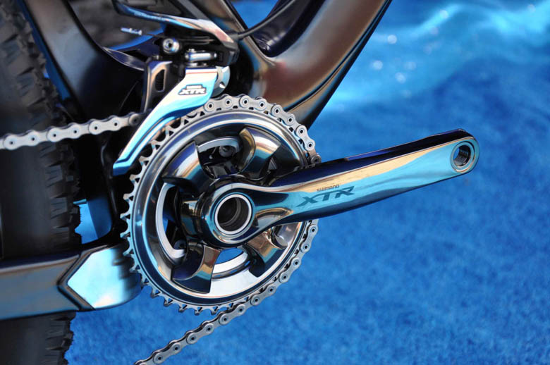 There will be a race and trail version: XTR cranks 2015.
