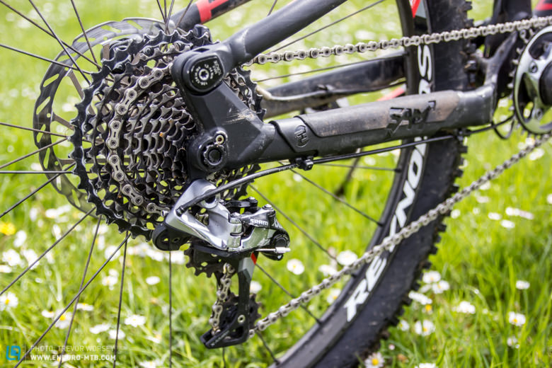 With an 11 Speed SRAM XX1 drivetrain, it is the perfect setup for racing.   