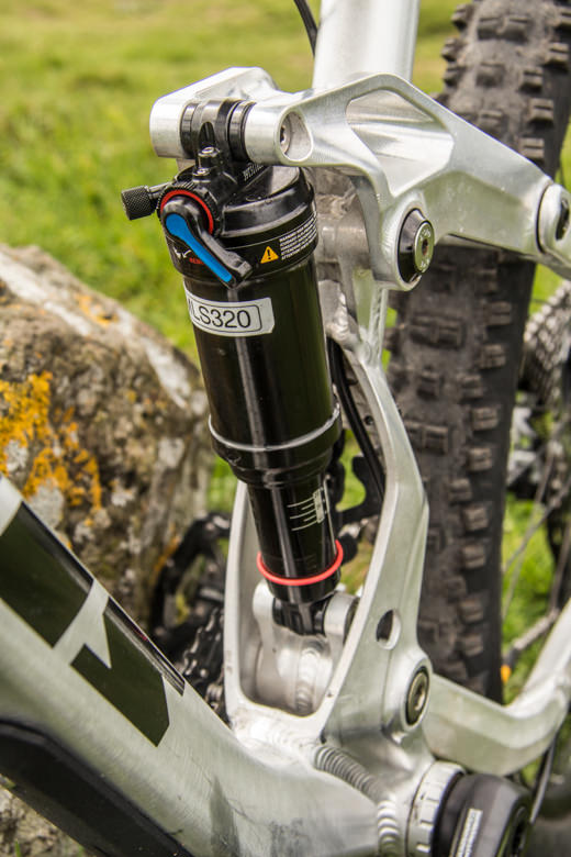 A pierced seat-tube allows for more control over the shock action!