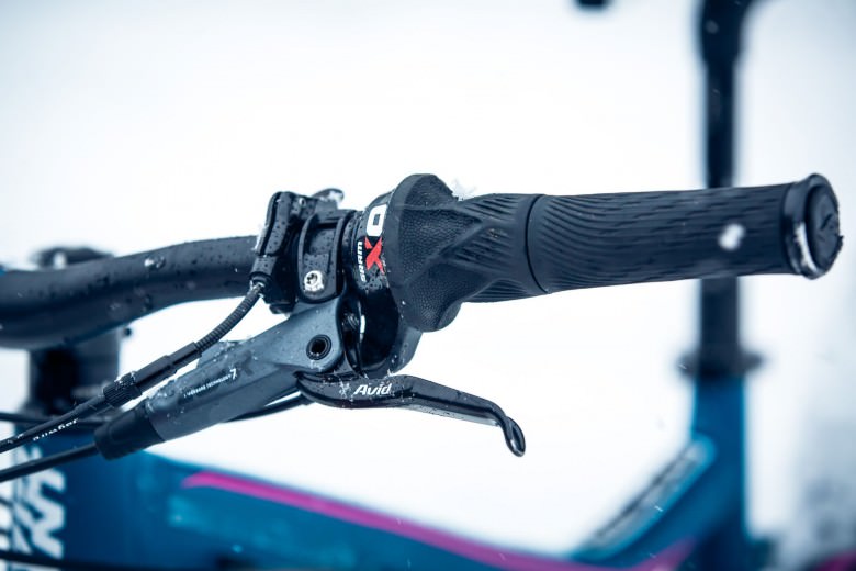 Giant uses GripShift shifters for the Intrigue, a system which doesn’t appeal to all tastes. A wide range of finger lengths makes it difficult to provide trigger shifters which every woman can reach, but make sure you like GripShift (or change it out) before buying.