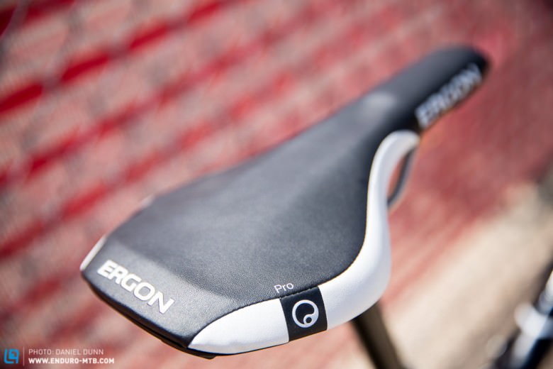 Interesting choice on saddle. Ergon SME3 Pro. 