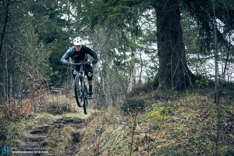  Tester Florian stalks stealthily but elegantly through his local woods on the Scott Genius 910.