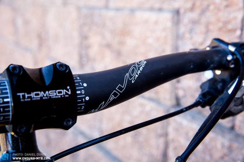 Easton Havoc carbon bar is the surprise of the bike for me. At 750mm wide, it has a confidence inspiring feel.