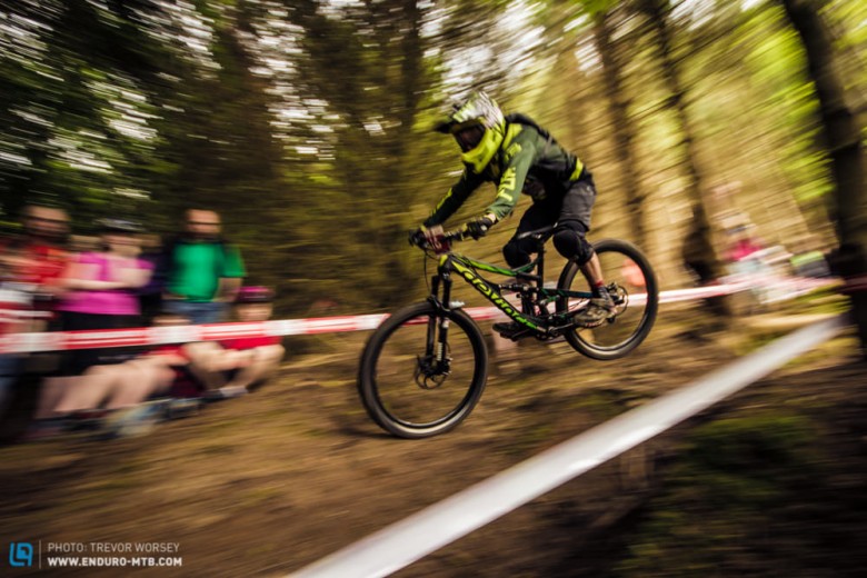 Damien Oton, on his way to 6th overall in Round 2 of the Enduro World Series.