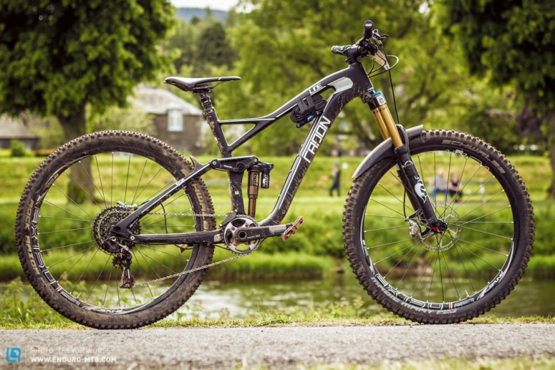 The new Radon Slide 160 Carbon is an ultra lightweight and efficient All Mountain bike and a fully-fledged enduro racer.  Stuarts size 18" weights in at only 12.55kg (27.6lbs)