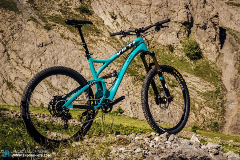 The 5 inch travel bike is aimed firmly at the Trail?AM sector, and weights in around 27lbs.