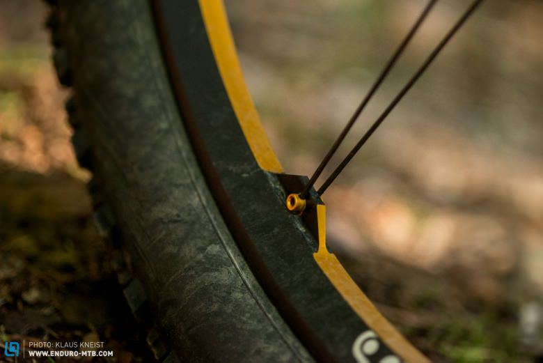 The connection from the spokes to the rims: optically clean and technically clever.