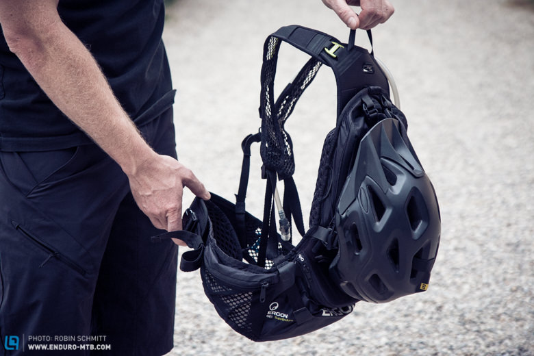 Auf Anfrage des Teams nicht immer so großer Rucksack wie BA3, wichtig gute Helmbefestigung. 