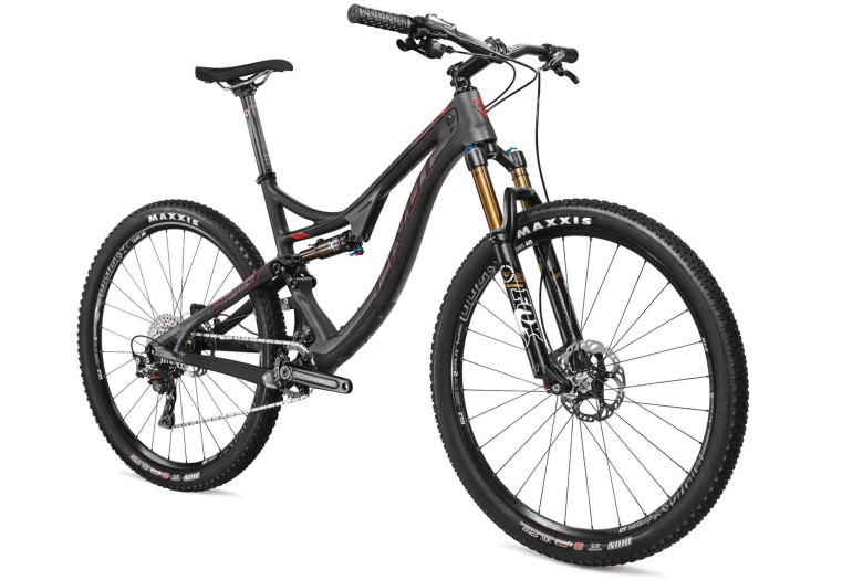 The new Pivot Mach 4 trail bike with 115mm of travel and 27,5" wheels.