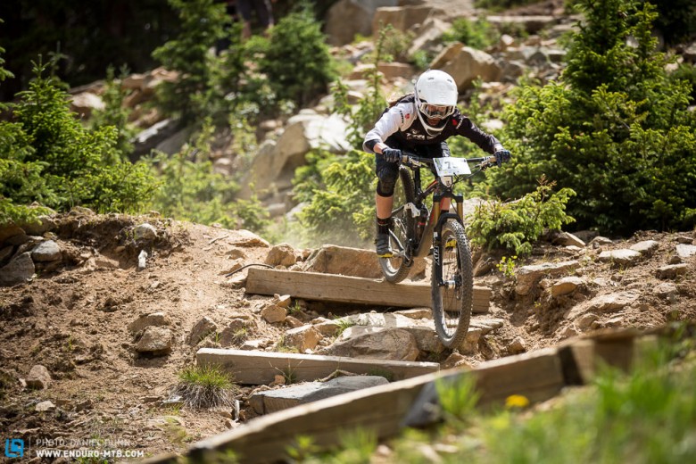 Heather Irmiger was flawless this weekend, winning 3 stages and finishing none lower than 3rd. Shown here finishing up the rock garden section on Jam Rock. 