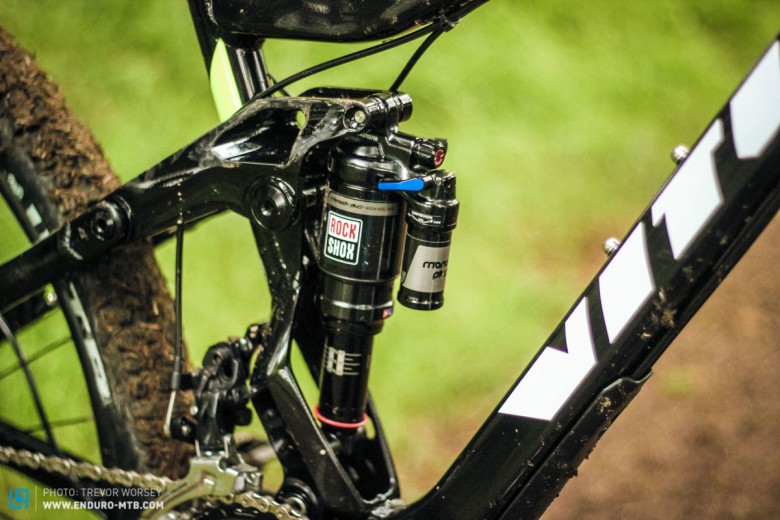 The rear suspension is looked after by a RockShox Monarch RT3.