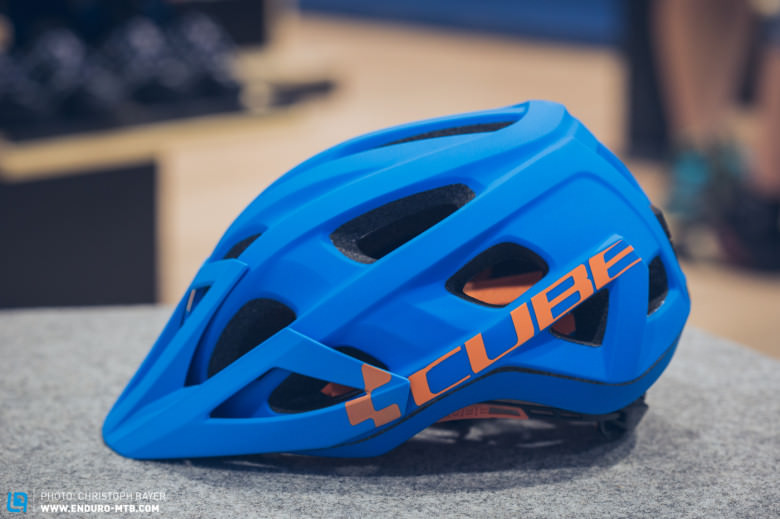 The Cube AM Race Helmet weighs approx. 320g and costs 99€. 