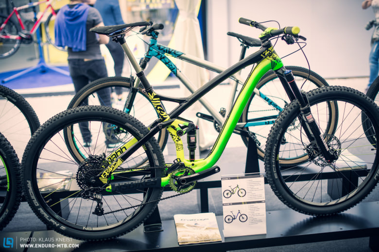 Noch greller als im Vorjahr: Das Enduro Bike Snabb von NS Bikes fällt dank seiner Neon-Lackierung auf. 