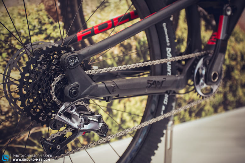 The combination of SRAM XX1 and X01 components seems to be well thought-out. 