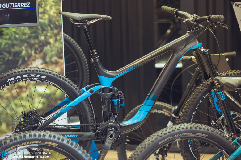 The top model of the Reign Advanced 0 is equipped with everything that Enduro bikers love, but is priced at 6.499 EUR. 