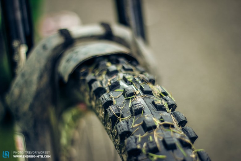 For the muddy, loose Scottish trails, Thom runs a Schwalbe Magic Mary, running at 27.5 to 28.5 depending on terrain