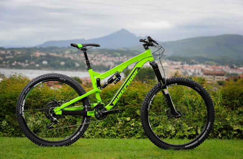 The Mega AM Pro model is fitted with a Sram XO-1 drivetrain, RCT3 Pike and DebonAir shock and costs €3,899.99