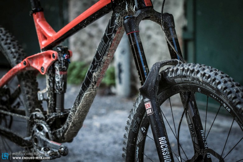 Super soft. The RockShox Pike is probably the best enduro fork currently on the market. Although it differs in progression from the rear suspension on the Trek, this has a positive consequence: a super plush rear end and a plush (but slightly firmer) front end which remains high in its travel.