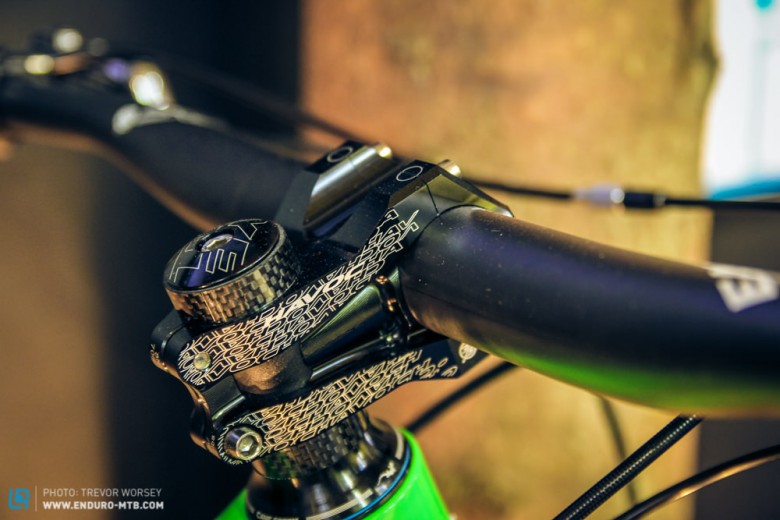 With a 65.5 degree head angle and 35mm oversized bars and stem, the SB6c's purpose is clear, enduro domination.