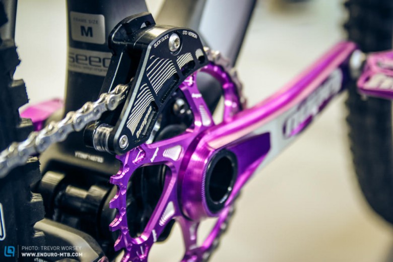 The cranks feature a versatile splined system for attaching spiders and direct mount chainrings to the cranks