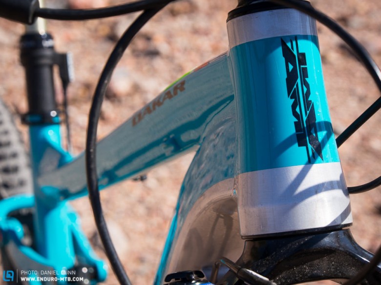 The Dakar Pro features a 67.5 degree head angle, and is running a Rock Shox Pike RCT3 fork set at 150mm travel.