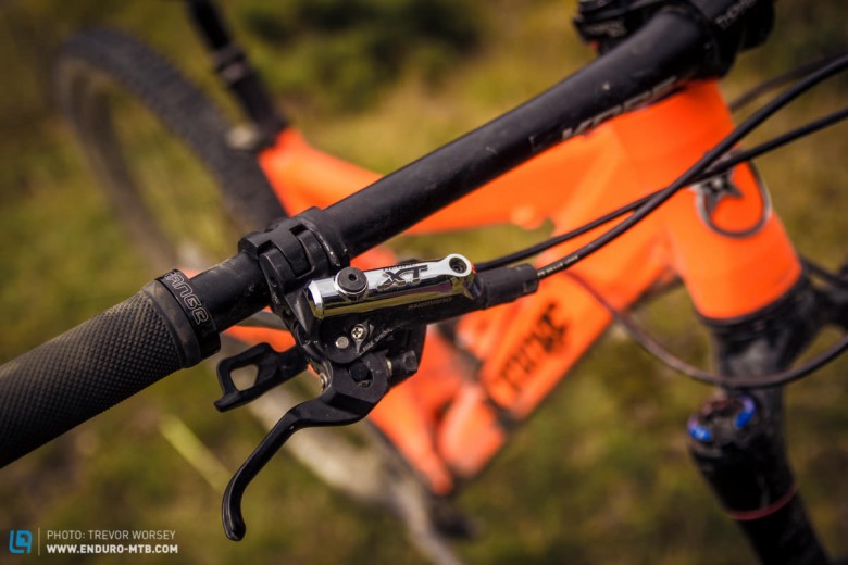 Shimano XT brakes are reliable and well proven stoppers.