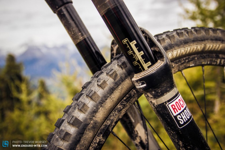 The 150mm Pike RCT3 29er Forks deliver accuracy and poise from the front end.