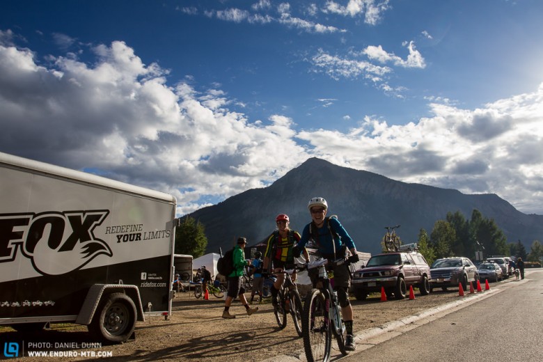 With only one stage on the docket for Saturday, before a huge bike park day tomorrow, the Green Lake stage had racers leaving right from town and the sponsor village. Guess where it ended? Right, the beer tent. 