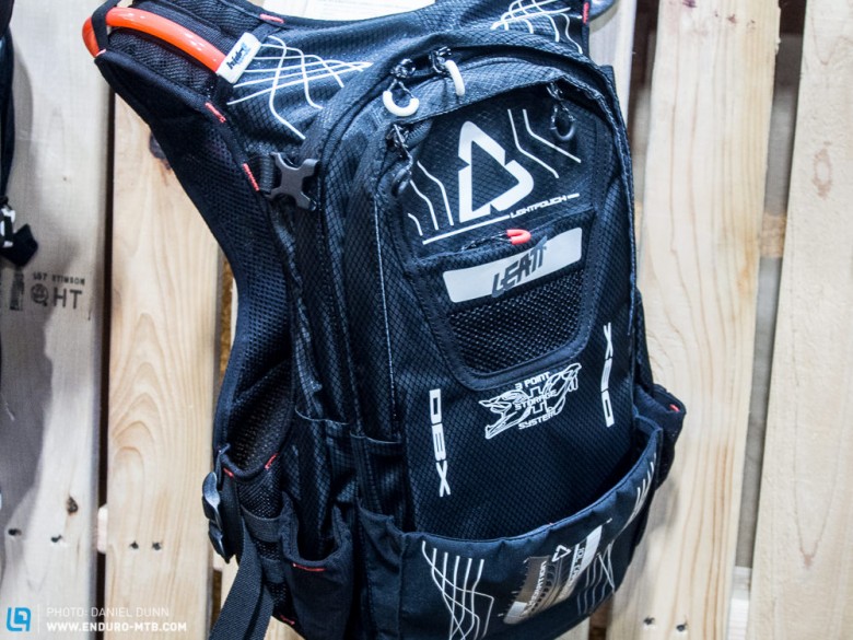 The DBX Cargo 3.0 integrates a 3DF back protector with its 3L Leatt Flat CleanTech Bladder and 10L of carrying capacity.