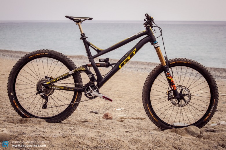 The 165mm travel Sanction closely resembles the Fury DH bike, just with 55mm less travel