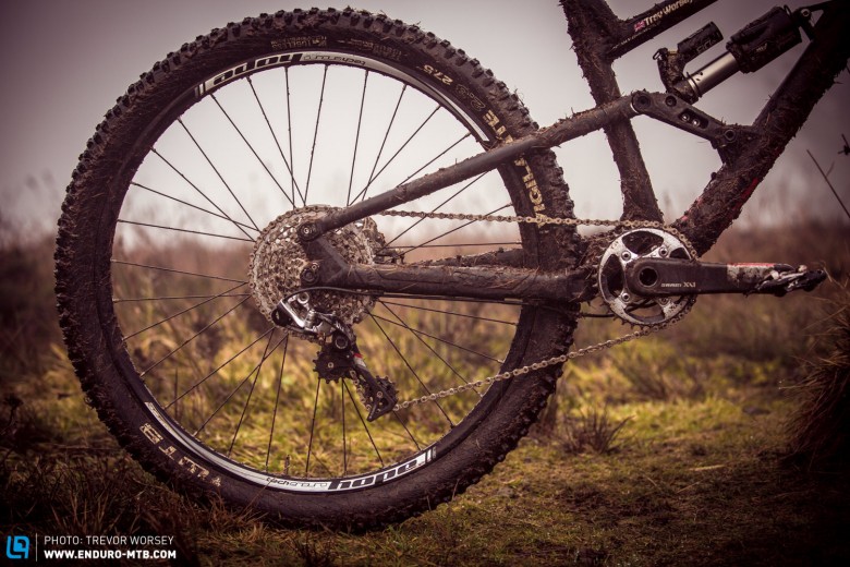 With minimal graphics, the Hope Tech Enduro wheels look like they mean business