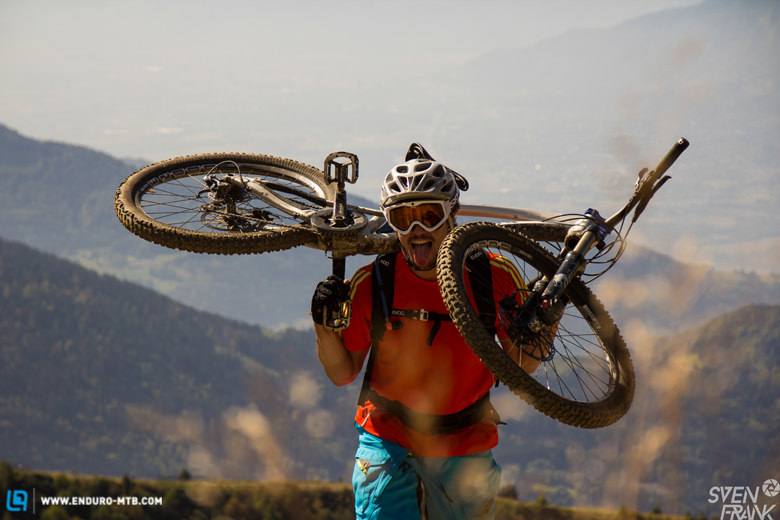 Wer sein Fahrrad pflegt, der trägt. Hike n‘ bike Action für Sundowner - Abfahrt im Bikepark “Les 7 Laux” bei Grenoble