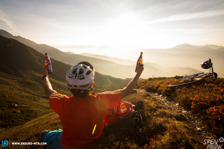 Sprachlos – Sonnenuntergang mit Blick auf Grenoble und erfrischendem alkoholfreiem Bierchen