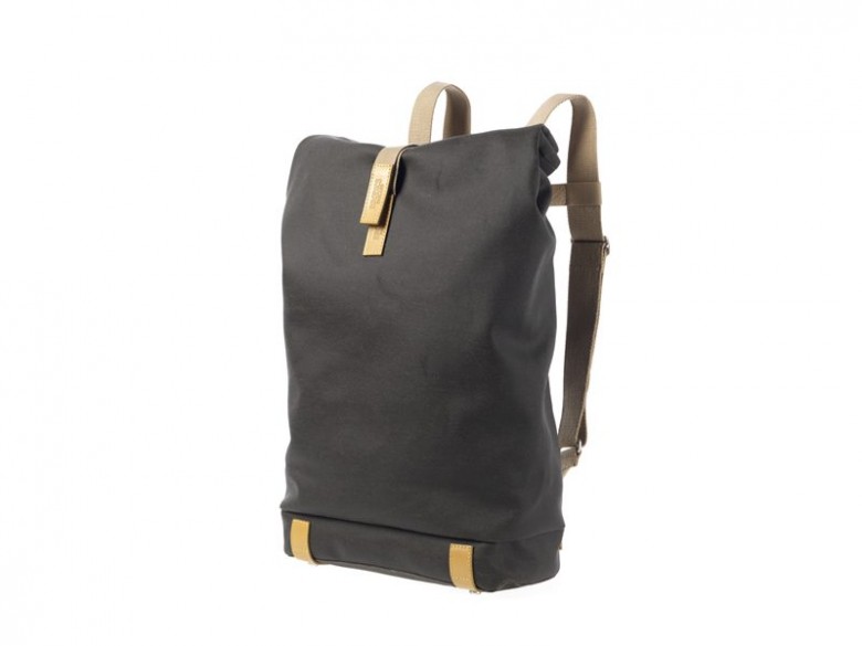pickwick_backpack_mud_grey_-_front_1_w800_h600_vamiddle_jc95
