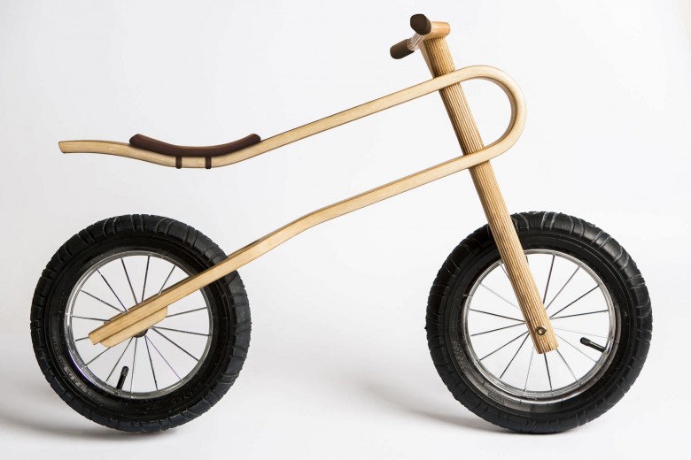 The ZumZum is a new balance bike concept, created for kids as young as 18 months. A balance bike with a unique, natural suspension system, so that youngsters can comfortably and safely learn to ride a bike in any environment. 