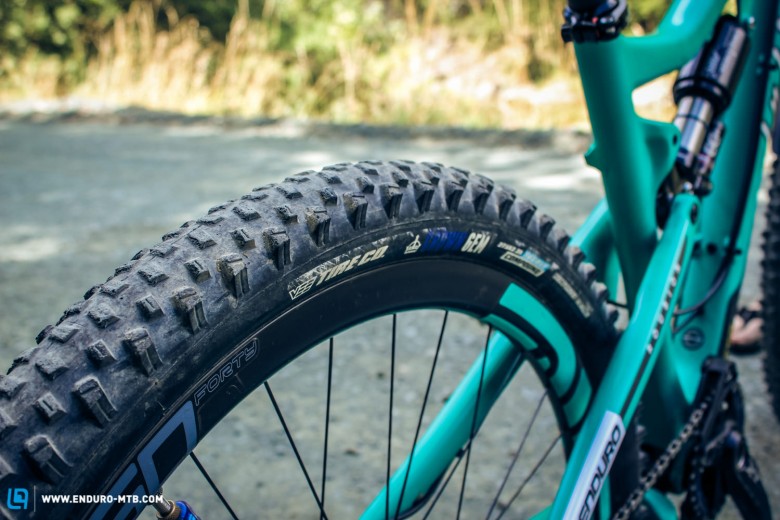 I am now running a Scwalbe Magic Mary on the front and trying out a relatively new tyre to the market – a Crown Gem by Vee Tyre Company on the rear
