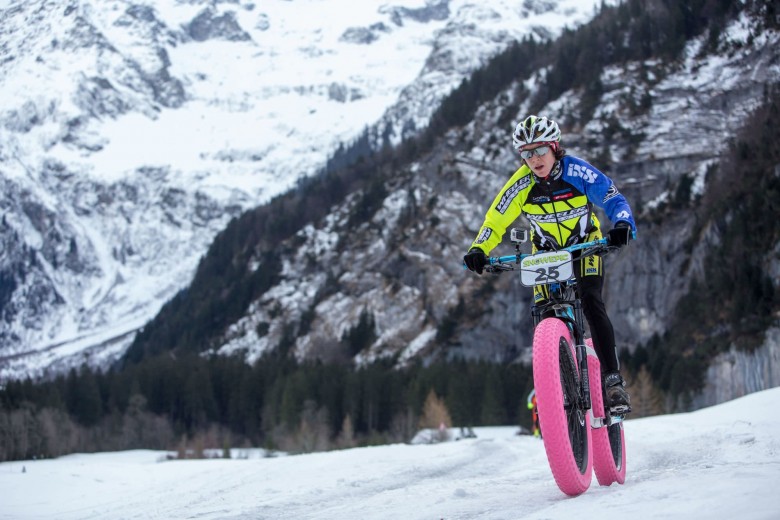 Esther Suss of Switzerland leading the ladies race. © SNOW EPIC/Nick Muzik