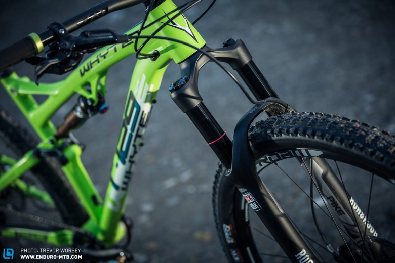 The 120mm Rock Shox Pike show that this 29er has big aspirations