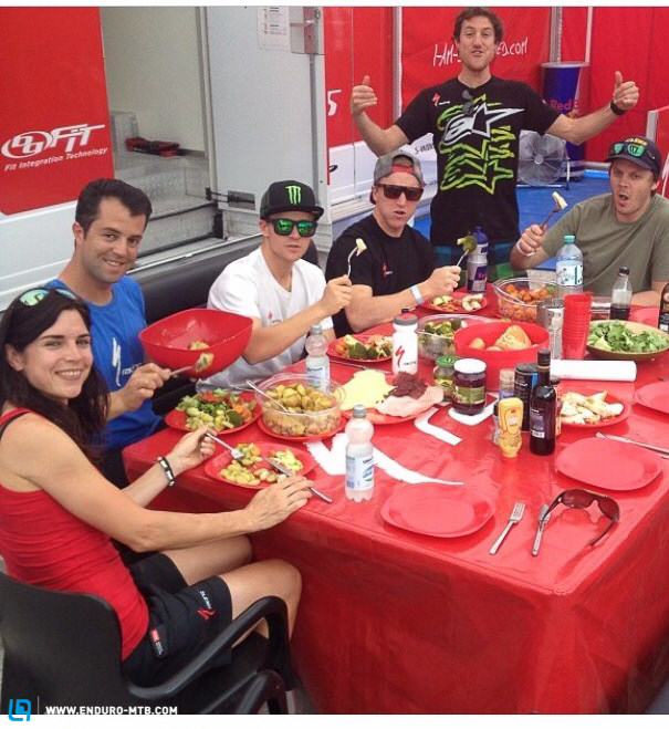 The boys and girls from the Specialized team at lunch together