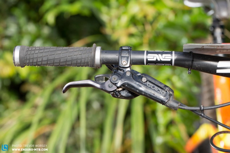 Raewyn has added a 740mm ENVE carbon bar, and trusts in the SRAM Guides for deceleration