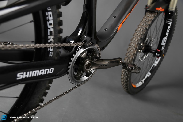 Remy has opted for the 1x11 Shimano XTR drivetrain with a top guide.