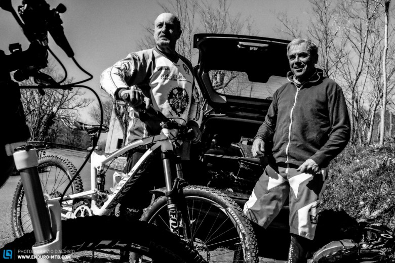 Ageless Freeriders: Die einheimischen Pensionierten Marco und Sergio fahren nur noch bergab – für die Aufwärts-Höhenmeter nehmen sie lieber ihre Autos zu Hilfe. 