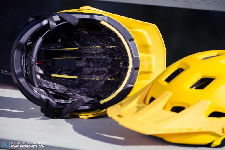 Mit dem X-Static-Polsterungssystem kann der Helm an jede Kopfform angepasst werden.